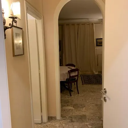 בית הארחה Domus Diocleziano נאפולי